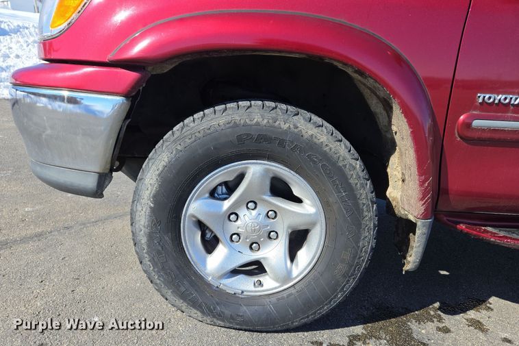 image for item DS5270 2000 Toyota Tundra Limited Access Cab pickup truck