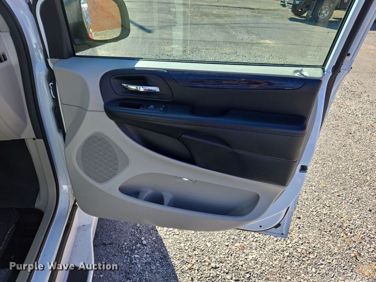 image for item DS5291 2015 Dodge Grand Caravan handicap accessible van