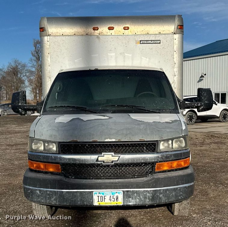 image for item DT0613 2010 Chevrolet Express box truck