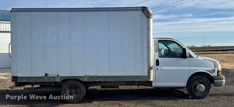 image for item DT0613 2010 Chevrolet Express box truck