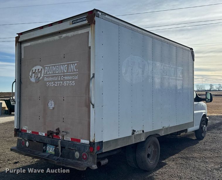 image for item DT0613 2010 Chevrolet Express box truck