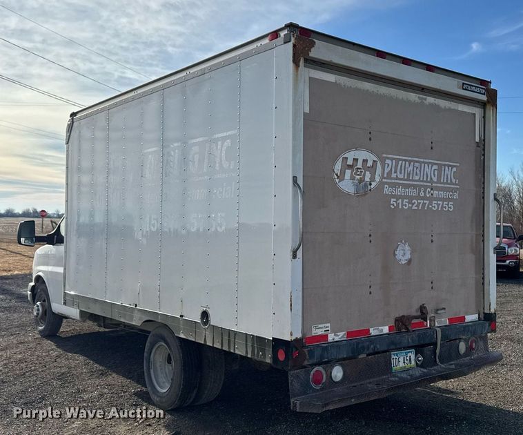 image for item DT0613 2010 Chevrolet Express box truck