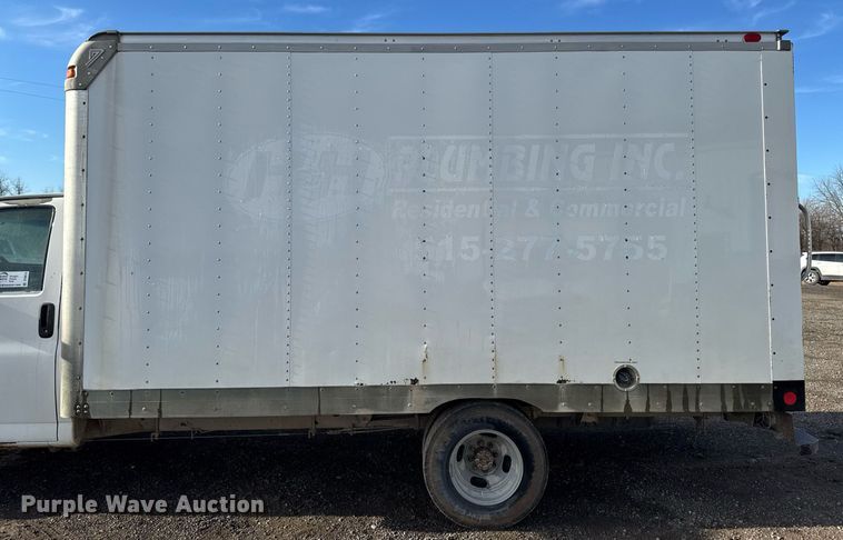 image for item DT0613 2010 Chevrolet Express box truck