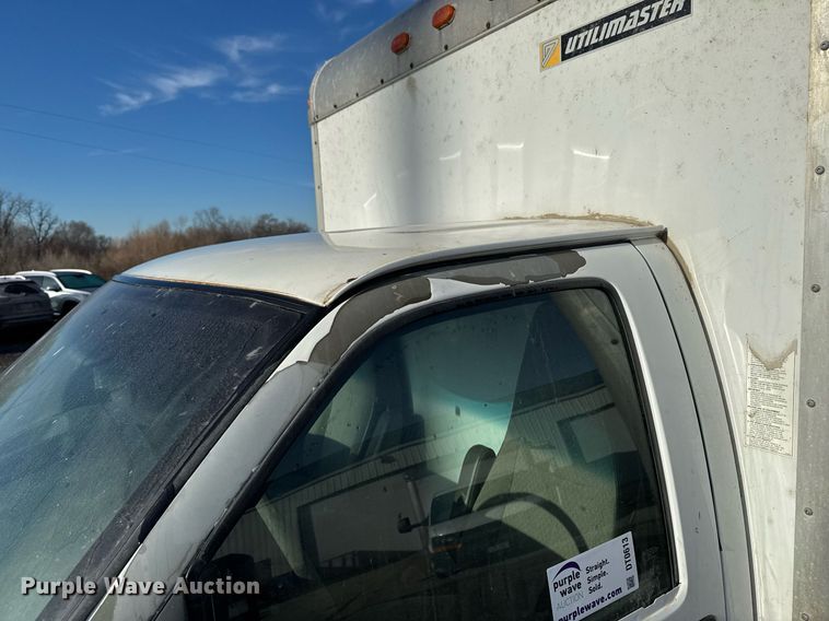 image for item DT0613 2010 Chevrolet Express box truck