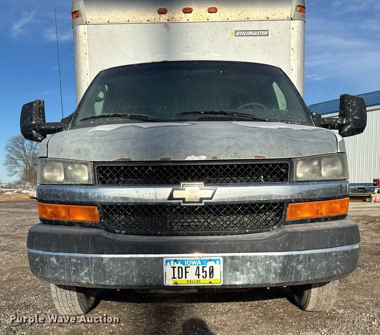 image for item DT0613 2010 Chevrolet Express box truck