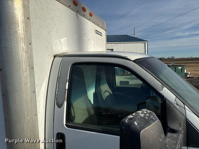 image for item DT0613 2010 Chevrolet Express box truck