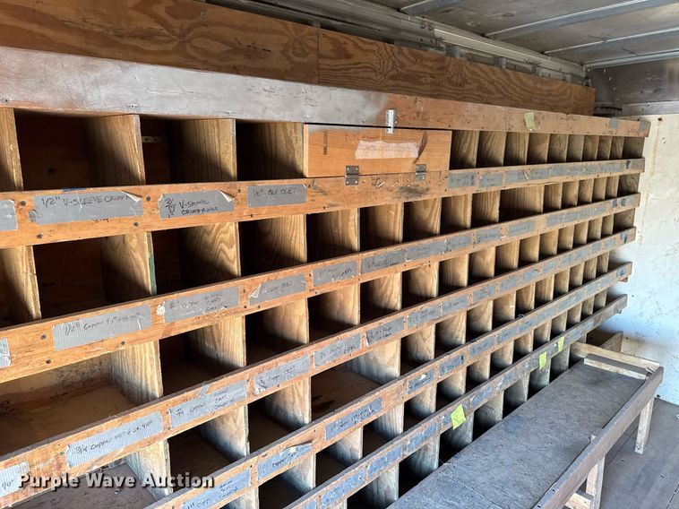 image for item DT0613 2010 Chevrolet Express box truck