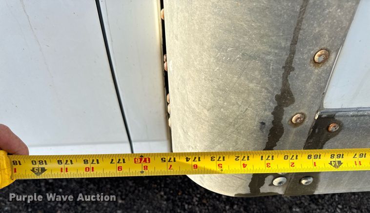 image for item DT0613 2010 Chevrolet Express box truck