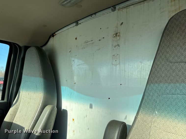 image for item DT0613 2010 Chevrolet Express box truck