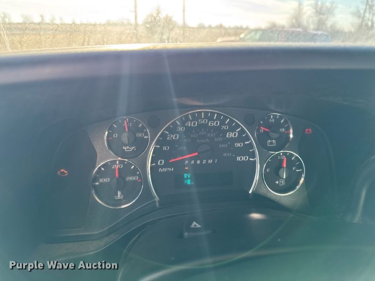 image for item DT0613 2010 Chevrolet Express box truck