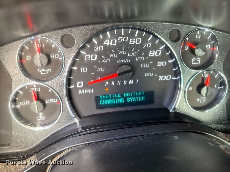 image for item DT0613 2010 Chevrolet Express box truck