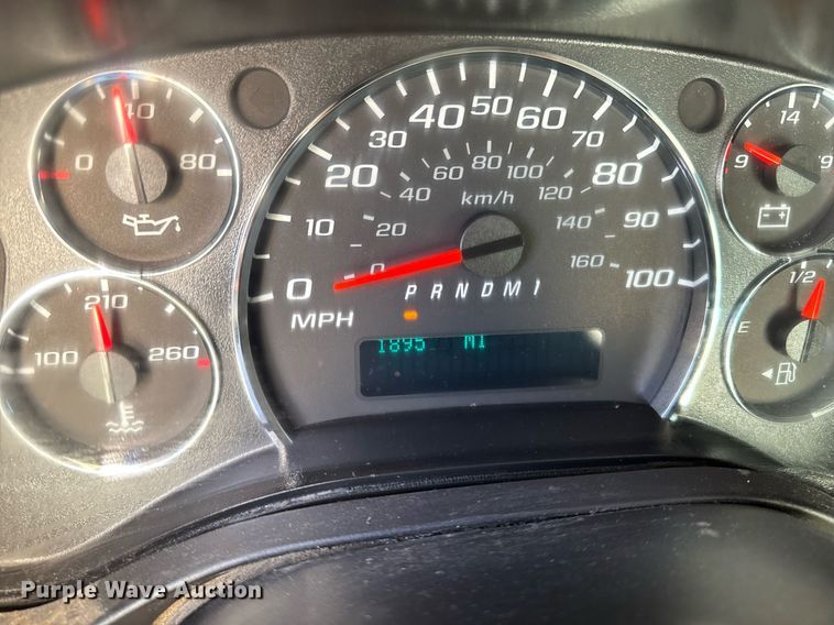 image for item DT0613 2010 Chevrolet Express box truck