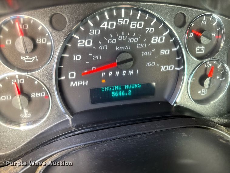 image for item DT0613 2010 Chevrolet Express box truck