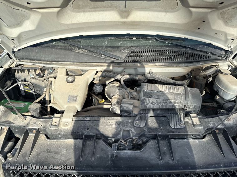 image for item DT0613 2010 Chevrolet Express box truck