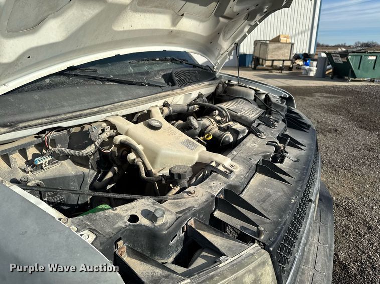 image for item DT0613 2010 Chevrolet Express box truck