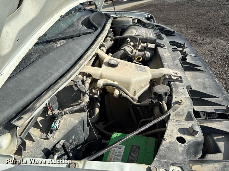 image for item DT0613 2010 Chevrolet Express box truck