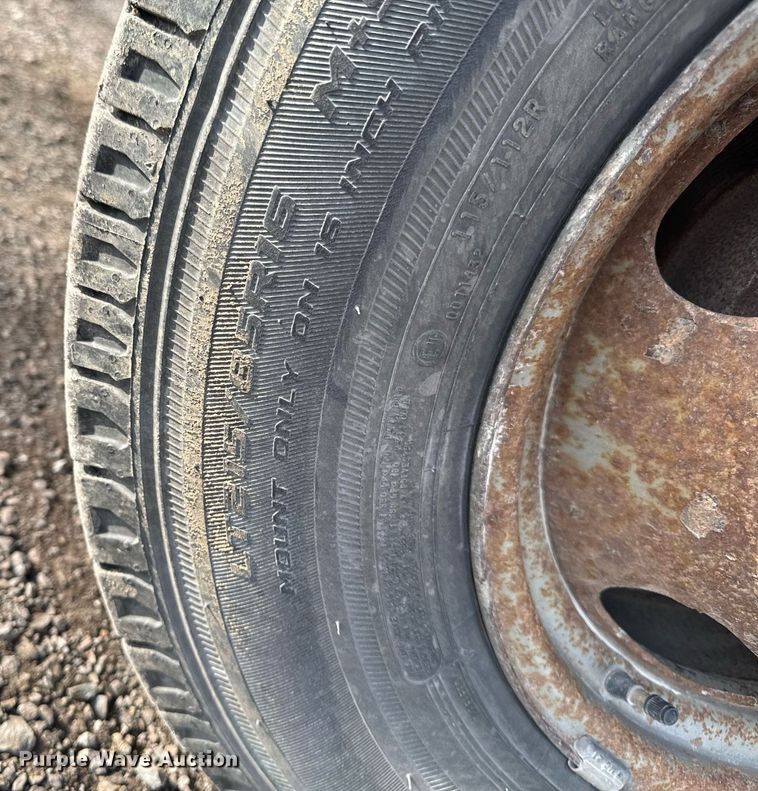 image for item DT0613 2010 Chevrolet Express box truck