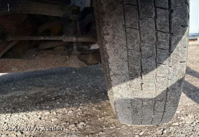 image for item DT0613 2010 Chevrolet Express box truck