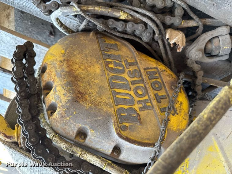 image for item DT0642 Chain hoist