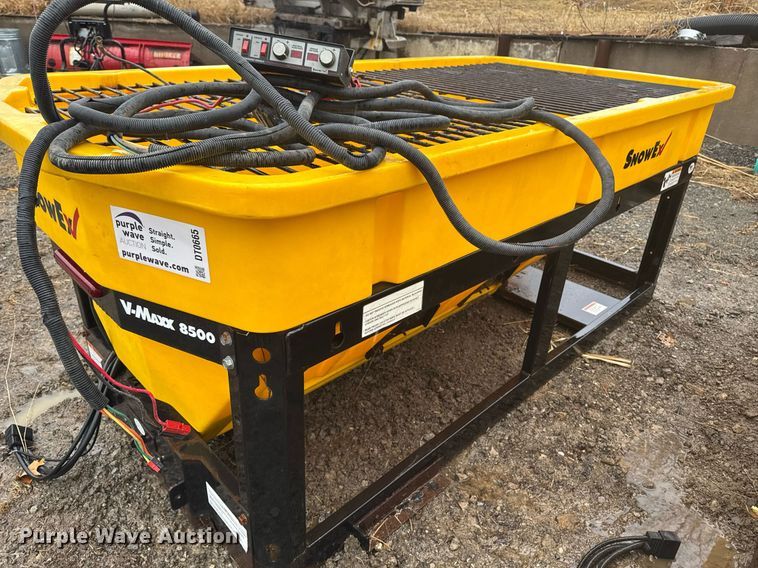 image for item DT0665 (2) Snow Ex spreaders