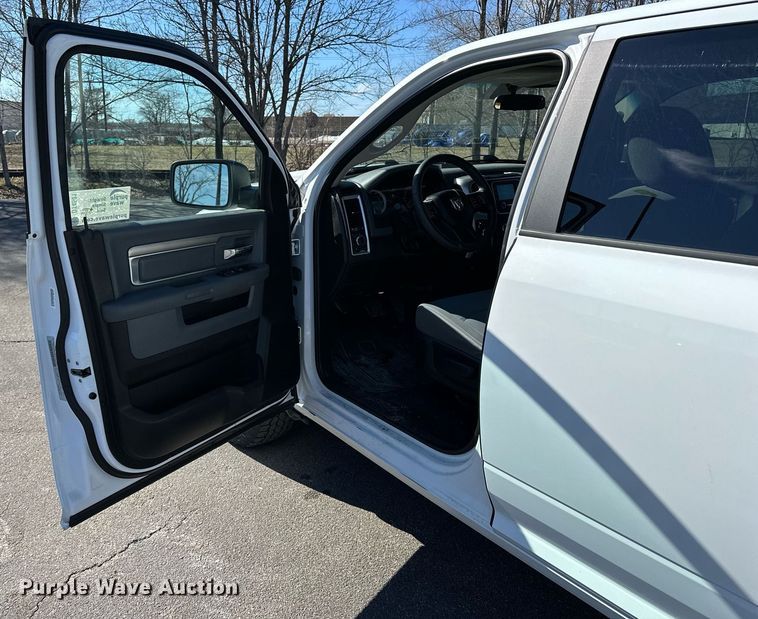 image for item DT4501 2019 Dodge Ram 1500 Classic Crew Cab pickup truck