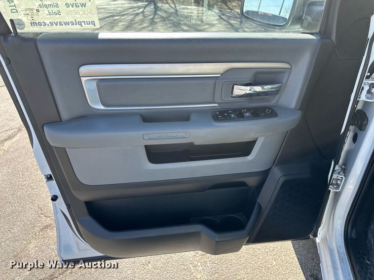 image for item DT4501 2019 Dodge Ram 1500 Classic Crew Cab pickup truck