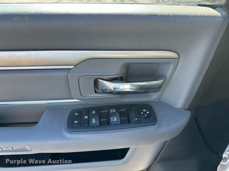 image for item DT4501 2019 Dodge Ram 1500 Classic Crew Cab pickup truck