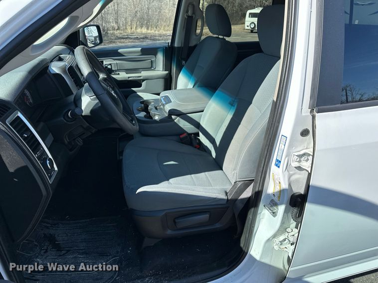 image for item DT4501 2019 Dodge Ram 1500 Classic Crew Cab pickup truck