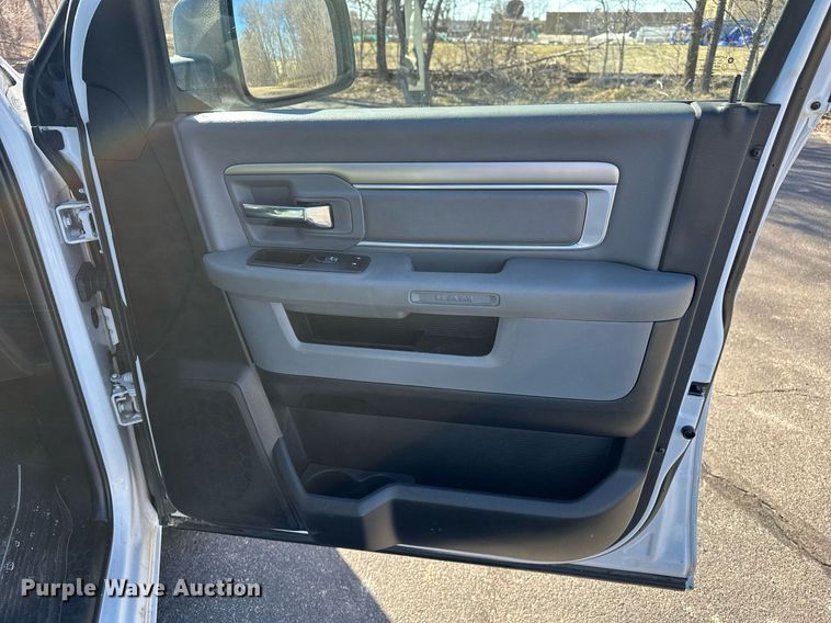 image for item DT4501 2019 Dodge Ram 1500 Classic Crew Cab pickup truck