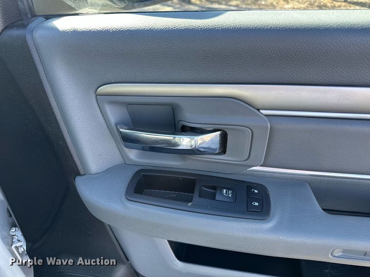 image for item DT4501 2019 Dodge Ram 1500 Classic Crew Cab pickup truck