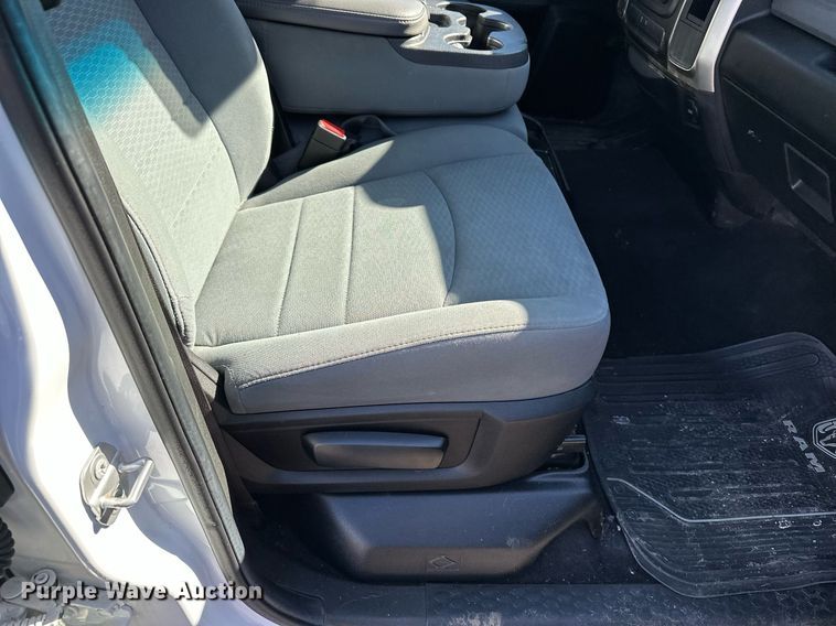 image for item DT4501 2019 Dodge Ram 1500 Classic Crew Cab pickup truck