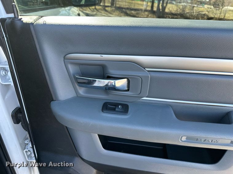 image for item DT4501 2019 Dodge Ram 1500 Classic Crew Cab pickup truck