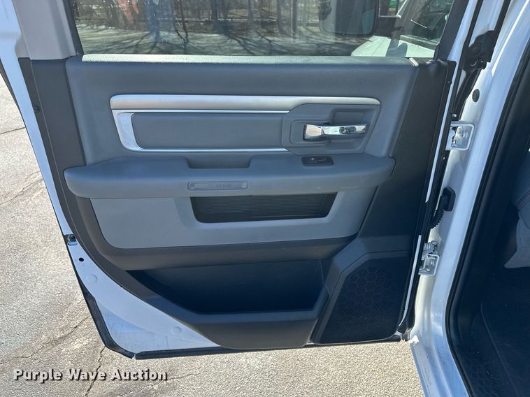 image for item DT4501 2019 Dodge Ram 1500 Classic Crew Cab pickup truck