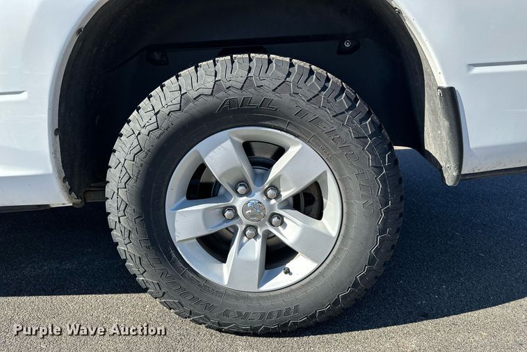 image for item DT4501 2019 Dodge Ram 1500 Classic Crew Cab pickup truck