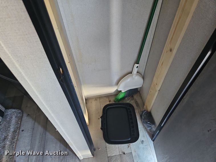 image for item DT4502 2021 Keystone SG295BH21 camper