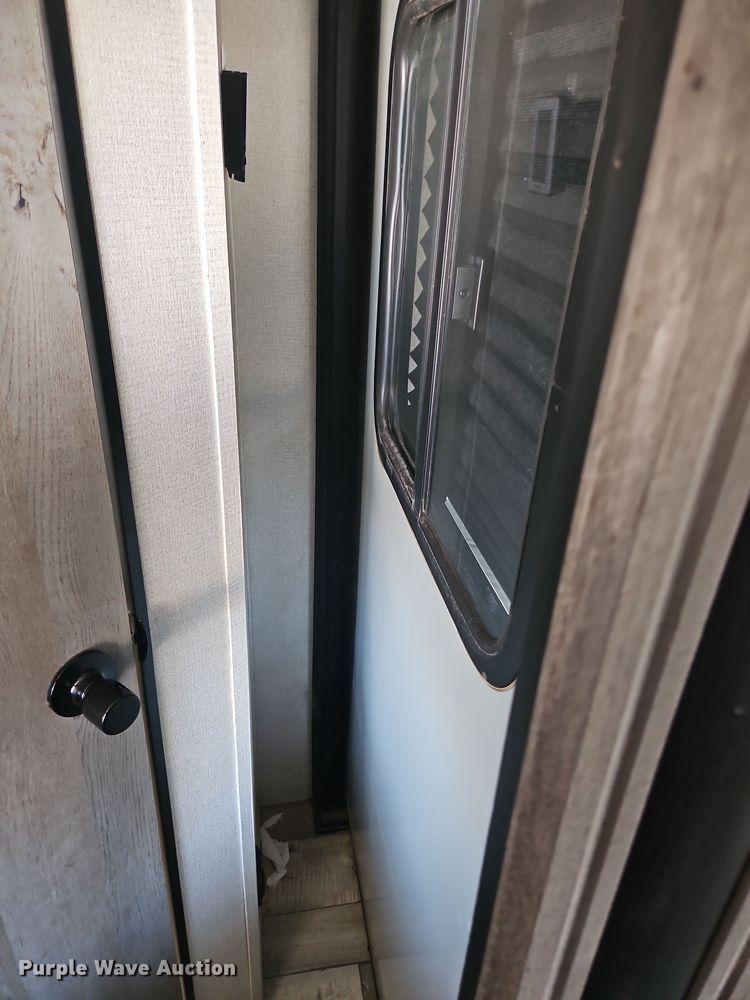 image for item DT4502 2021 Keystone SG295BH21 camper