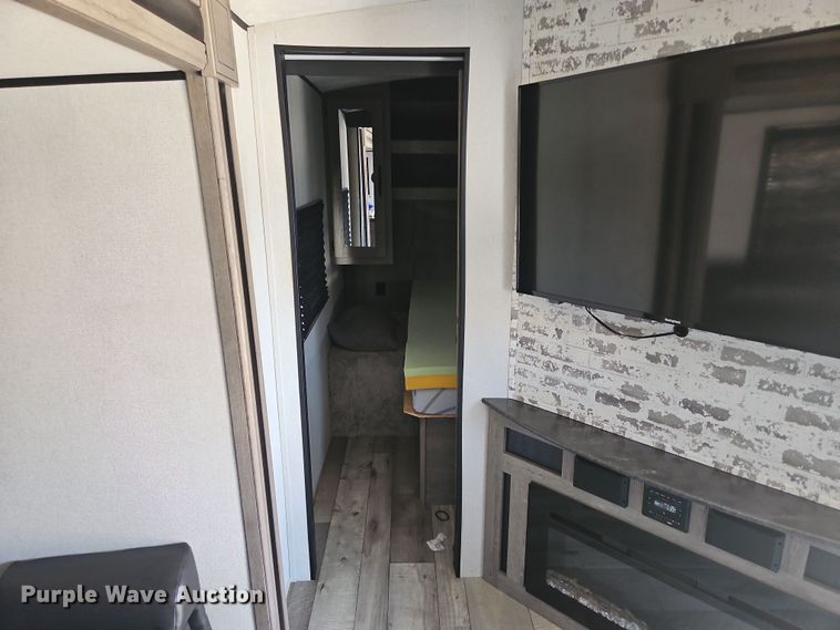 image for item DT4502 2021 Keystone SG295BH21 camper