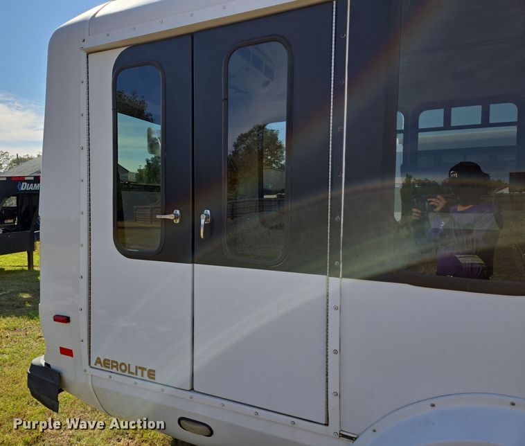 image for item DT5380 2011 Ford E350 shuttle bus