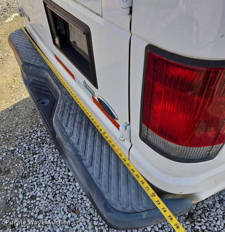 image for item DV1268 2009 Ford E150 van