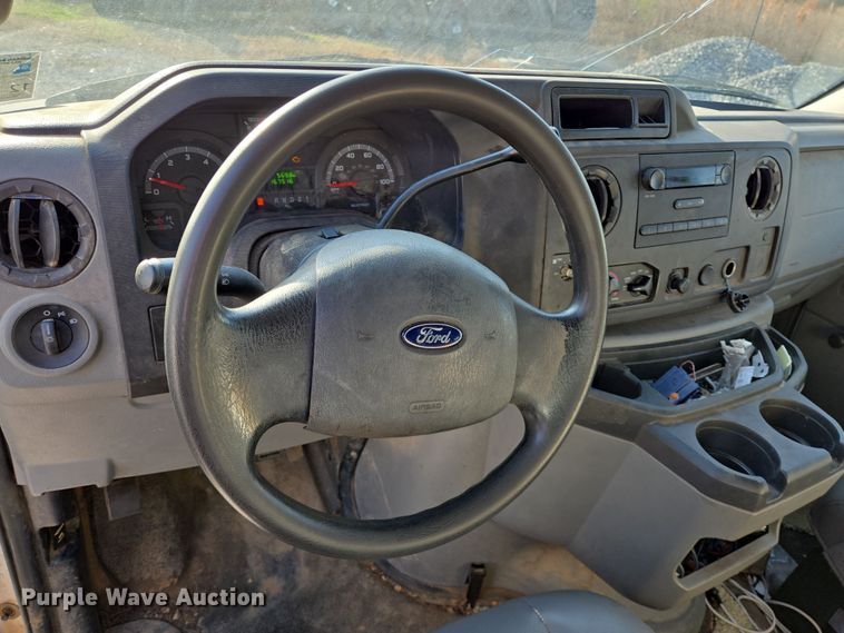 image for item DV1268 2009 Ford E150 van