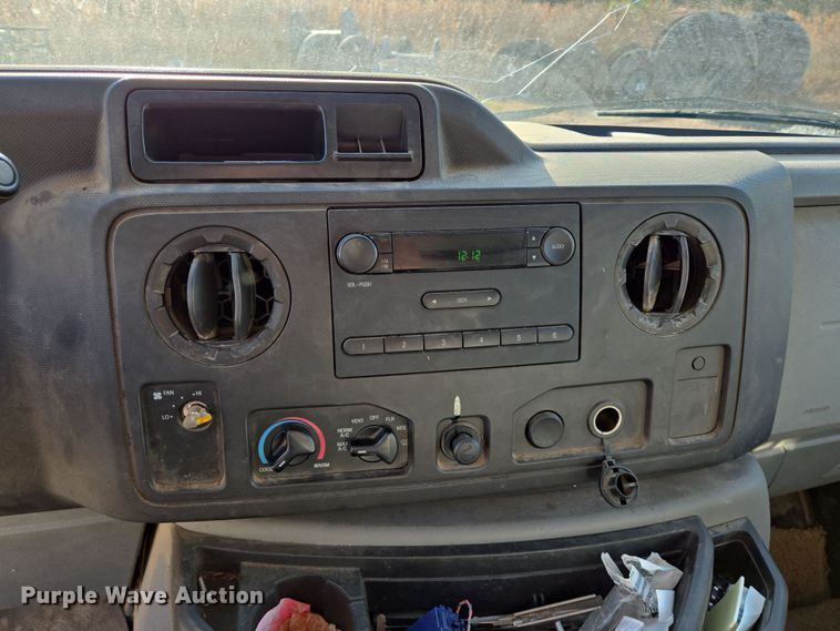 image for item DV1268 2009 Ford E150 van