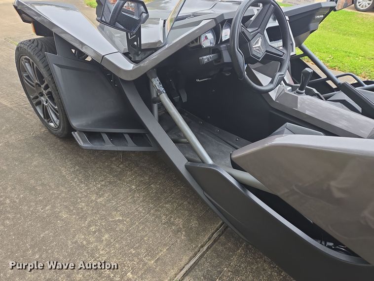 image for item DV1271 2016 Polaris Slingshot S motorcycle