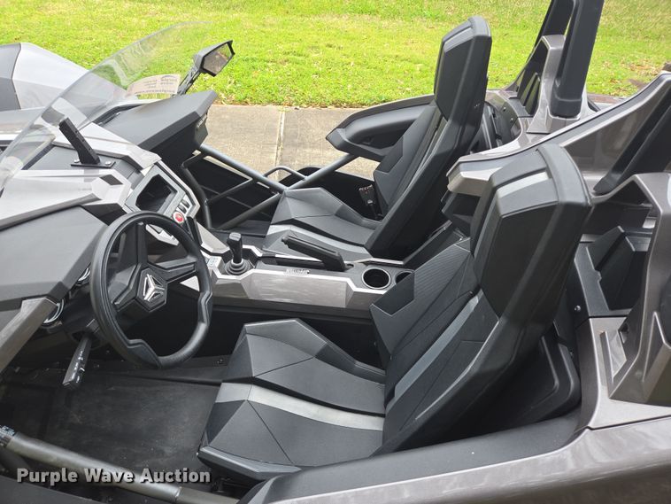 image for item DV1271 2016 Polaris Slingshot S motorcycle