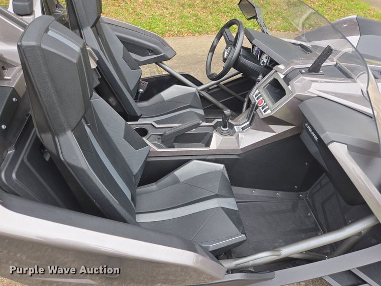 image for item DV1271 2016 Polaris Slingshot S motorcycle