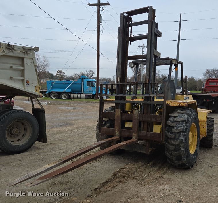 image for item DV1272 2000 Sellick SD-80 forklift