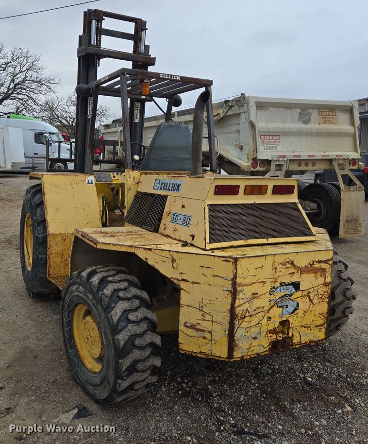 image for item DV1272 2000 Sellick SD-80 forklift