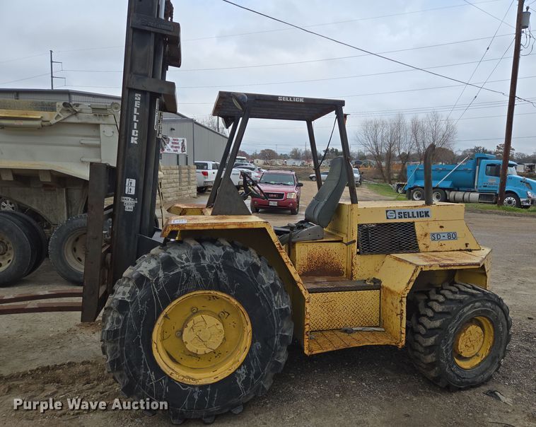 image for item DV1272 2000 Sellick SD-80 forklift