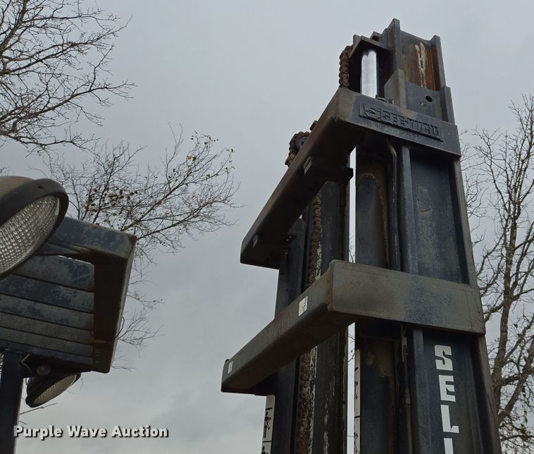 image for item DV1272 2000 Sellick SD-80 forklift