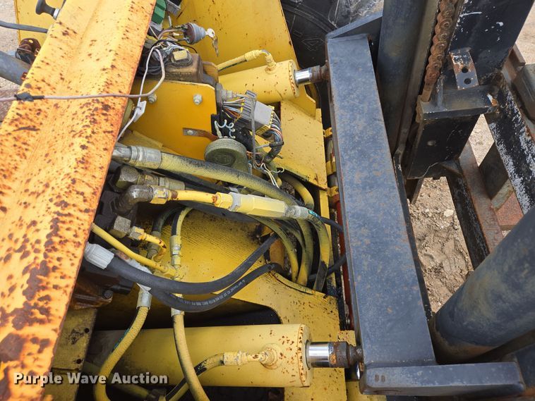 image for item DV1272 2000 Sellick SD-80 forklift