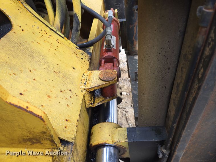 image for item DV1272 2000 Sellick SD-80 forklift